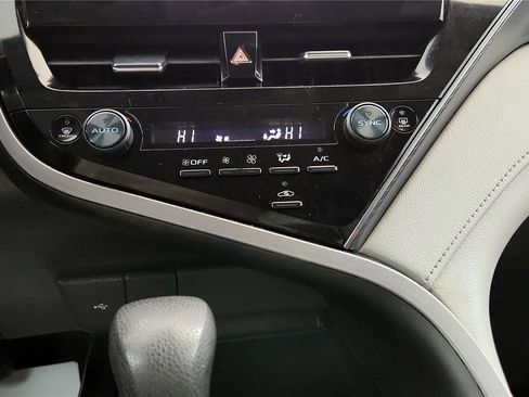 Used 2023 Toyota Camry LE AWD/4WD image 30