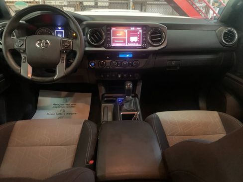 Used 2023 Toyota Tacoma TRD Sport w/ Technology Package AWD/4WD image 16