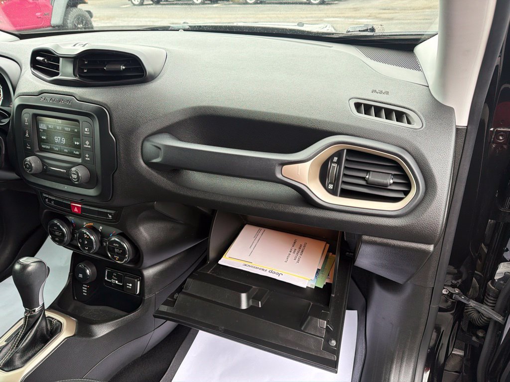 Used 2015 Jeep Renegade Limited AWD/4WD image 37