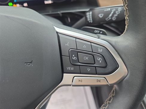 Used 2024 Volkswagen Atlas SE image 18