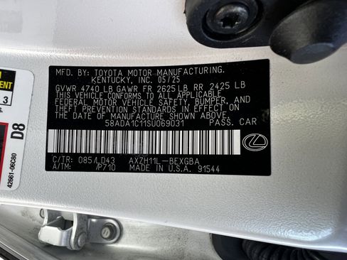 Used 2025 Lexus ES 300h w/ Premium Package image 50