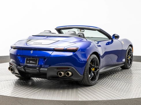 Used 2025 Ferrari Roma Spider image 7