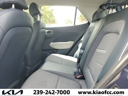 Used 2023 Hyundai Venue Limited w/ Cargo Package image 10