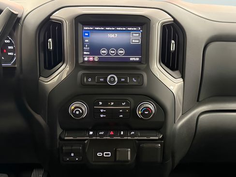 Used 2022 Chevrolet Silverado 2500 Custom w/ Custom Convenience Package AWD/4WD image 24
