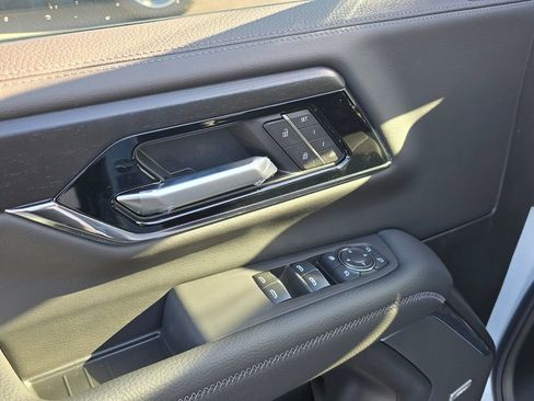 New 2026 GMC Yukon Denali AWD/4WD image 13