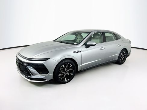Used 2024 Hyundai Sonata SEL FWD image 3