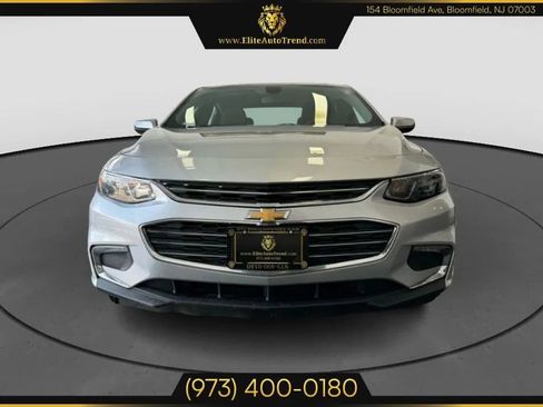Used 2017 Chevrolet Malibu LT image 2