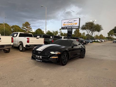 Used 2020 Ford Mustang Premium RWD image 37