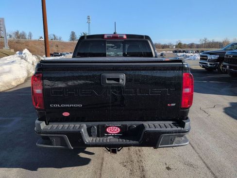 Used 2021 Chevrolet Colorado Z71 w/ Z71 Midnight Edition image 4