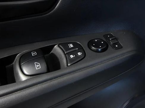 Used 2023 Nissan Kicks S FWD image 20