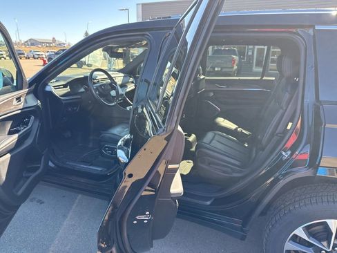 Used 2021 Jeep Grand Cherokee L Overland w/ Luxury Tech Group IV image 9