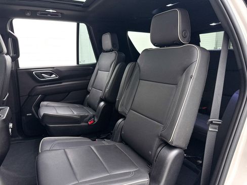 Used 2022 GMC Yukon SLT w/ SLT Premium Package image 28