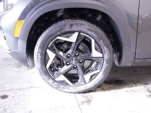 Used 2024 Kia Seltos EX image 12