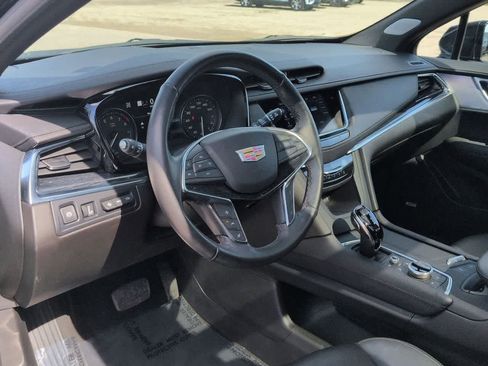 Used 2023 Cadillac XT5 Premium Luxury w/ Technology Package AWD/4WD image 2