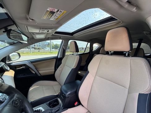 Used 2018 Toyota RAV4 XLE AWD/4WD image 20