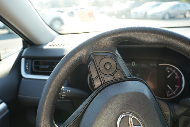 Used 2025 Toyota RAV4 XLE FWD image 24