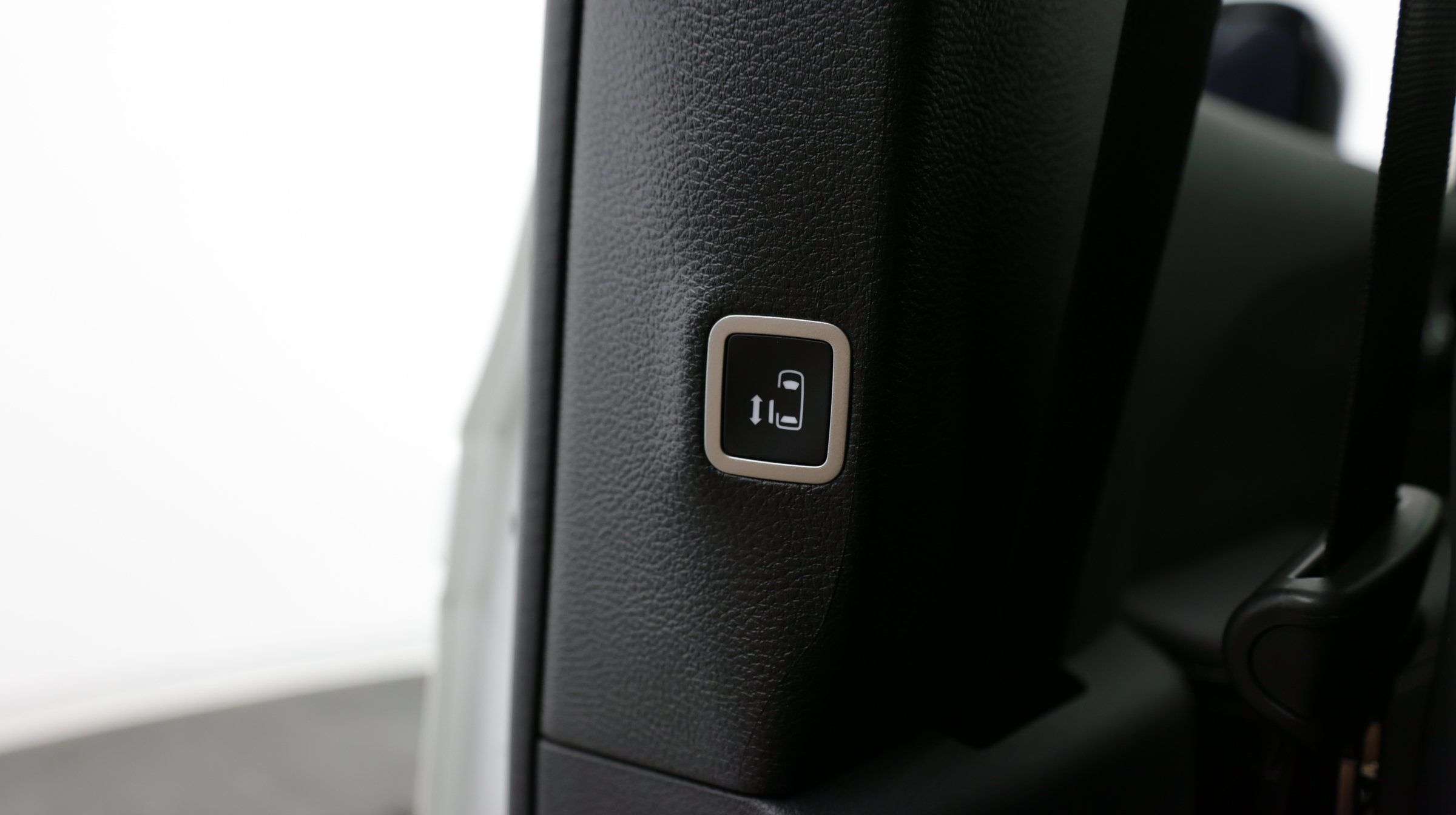 Used 2026 Chrysler Pacifica Select FWD image 32