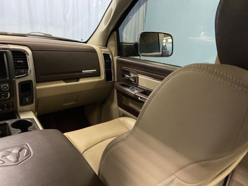 Used 2015 RAM 1500 Laramie w/ Convenience Group image 29