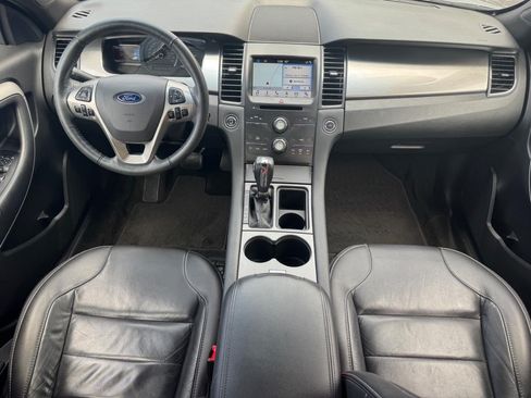 Used 2018 Ford Taurus SEL w/ Equipment Group 201A FWD image 11