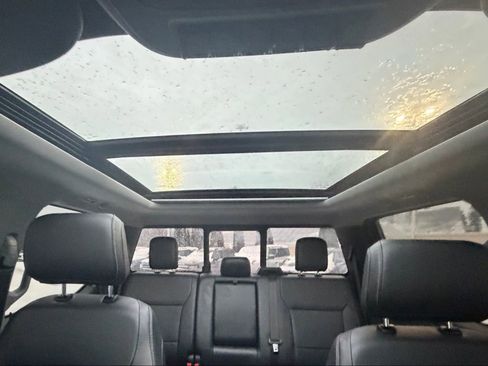 Used 2023 Ford F350 Lariat w/ Chrome Package image 43