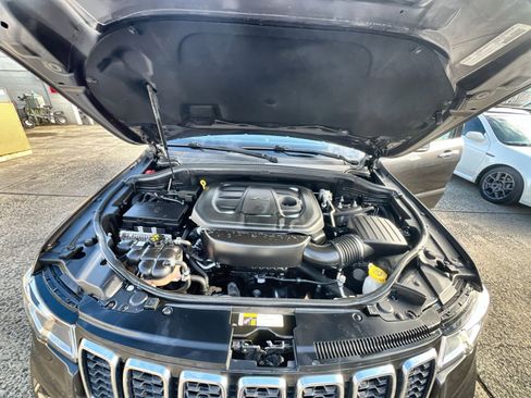 Used 2020 Jeep Grand Cherokee Limited image 28