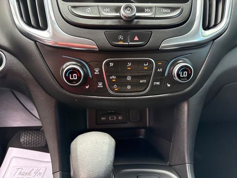 Used 2024 Chevrolet Equinox LT FWD image 22