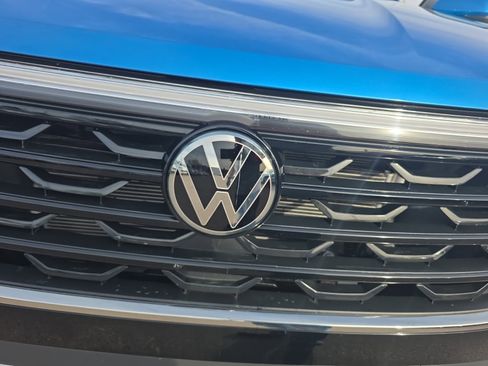 Certified 2024 Volkswagen Atlas Cross Sport SE image 23