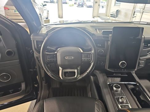 Used 2024 Ford Expedition Platinum AWD/4WD image 23
