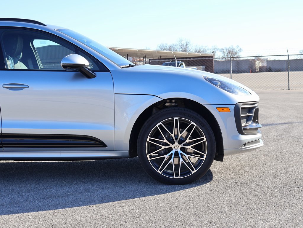 Certified 2026 Porsche Macan Turbo AWD/4WD image 10