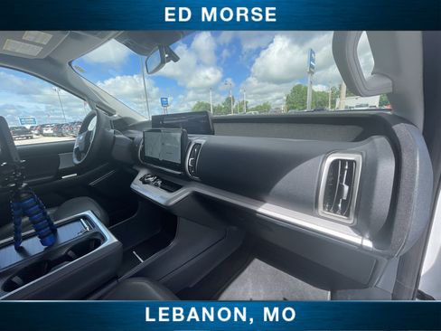 Certified 2025 Ford Expedition Active AWD/4WD image 29