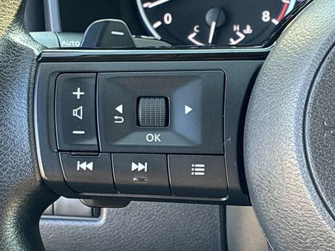 Used 2023 Nissan Rogue SV AWD/4WD image 21