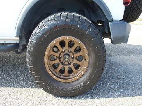 Used 2022 Ford Bronco 4-Door AWD/4WD image 21