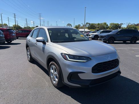 Used 2025 Honda HR-V LX image 1