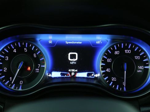 Used 2019 Chrysler 300 Touring w/ Sport Appearance Package image 11