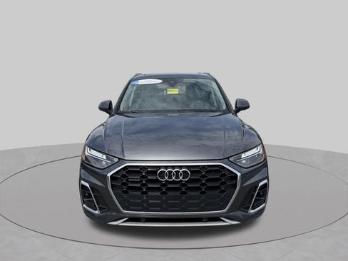 Used 2022 Audi Q5 2.0T Premium w/ Convenience Package AWD/4WD image 3