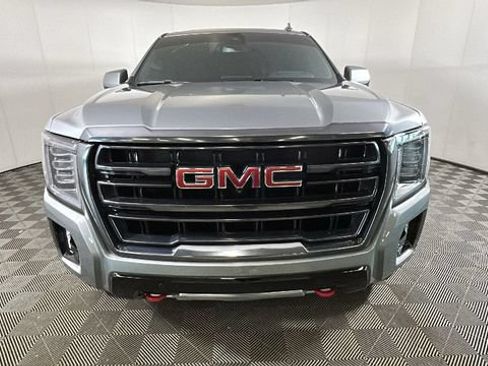 Used 2024 GMC Yukon XL AT4 w/ Technology Package AWD/4WD image 7
