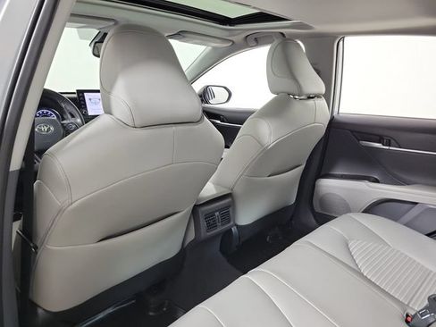 Used 2023 Toyota Camry SE w/ Audio Upgrade Package FWD image 11