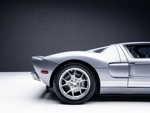Used 2006 Ford GT image 41