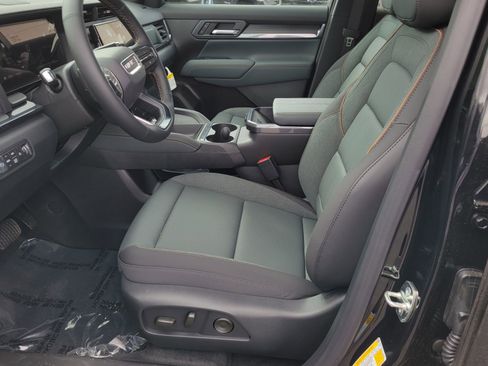 New 2026 GMC Terrain AT4 w/ Convenience Package III AWD/4WD image 9