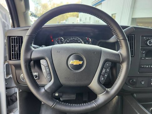 Used 2022 Chevrolet Express 3500 w/ Power Convenience Package RWD image 18