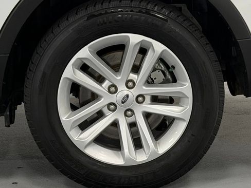 Used 2016 Ford Explorer XLT FWD image 8