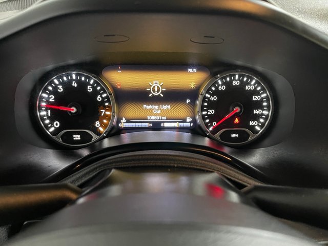 Used 2016 Jeep Renegade Limited AWD/4WD image 26
