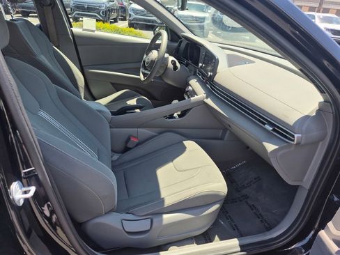 Used 2023 Hyundai Elantra SEL FWD image 22