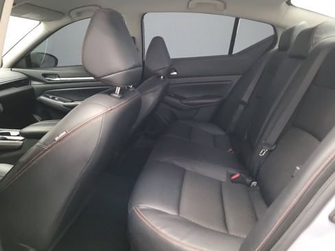 Used 2024 Nissan Altima 2.5 SR FWD image 18