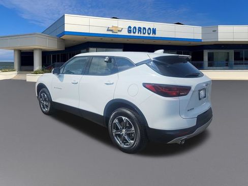 Used 2024 Chevrolet Blazer LT FWD image 3