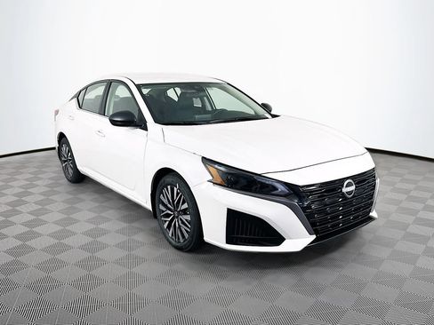New 2026 Nissan Altima 2.5 SV FWD image 1