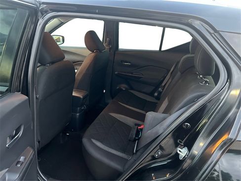 Used 2020 Nissan Kicks SV image 11