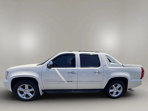 Used 2012 Chevrolet Avalanche LTZ AWD/4WD image 20