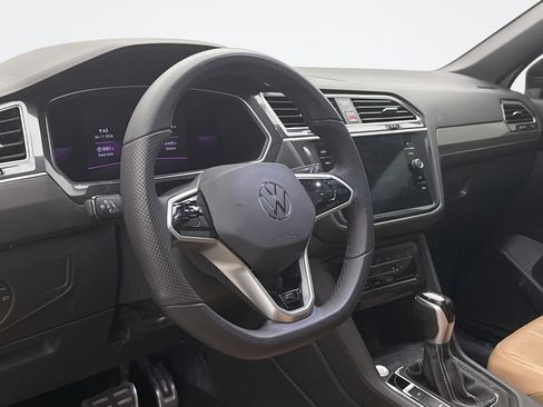 Used 2022 Volkswagen Tiguan SE R-Line FWD image 6