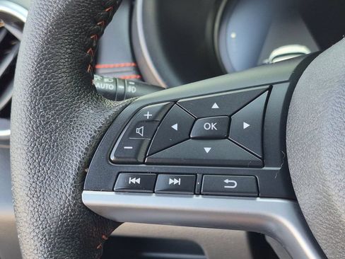 Used 2021 Nissan Kicks SR FWD image 14